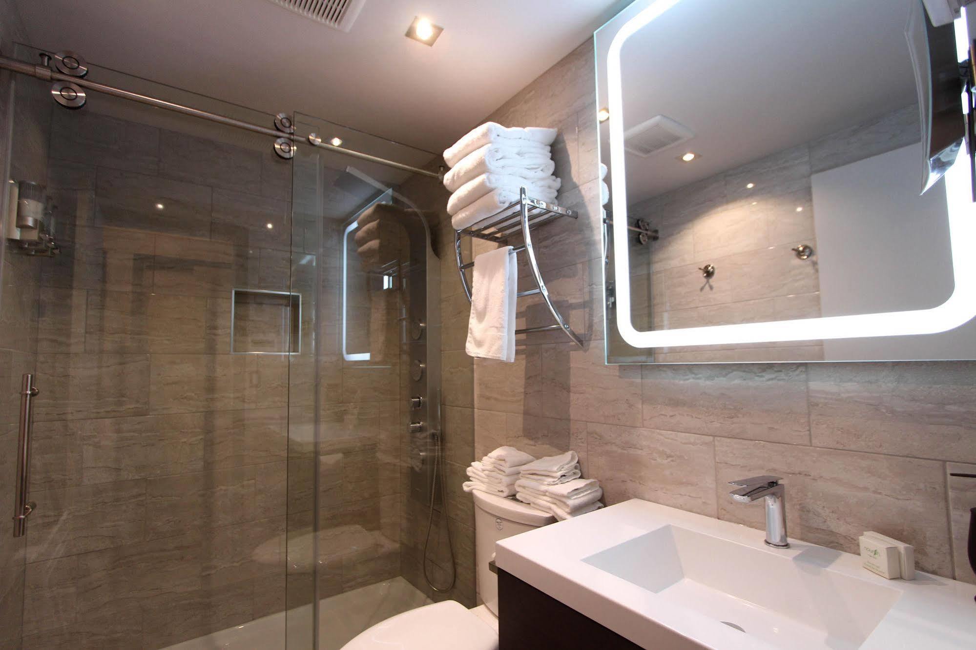 Hotel Saint-Germain Rimouski Bagian luar foto