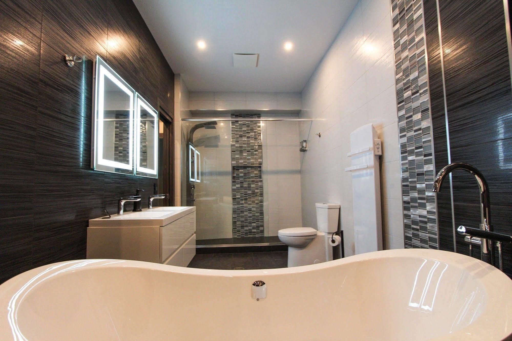 Hotel Saint-Germain Rimouski Bagian luar foto