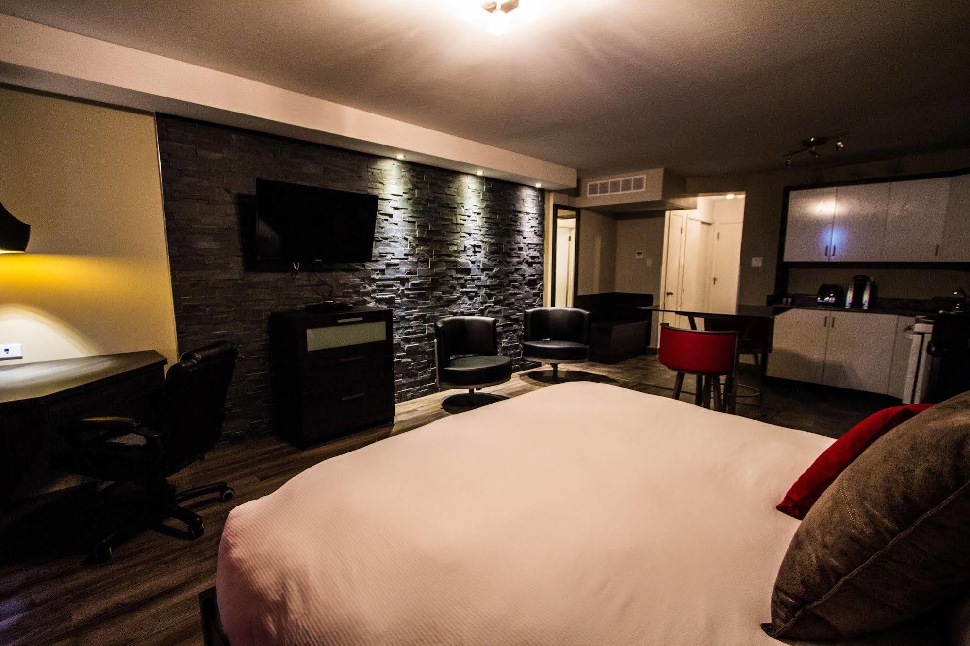 Hotel Saint-Germain Rimouski Bagian luar foto
