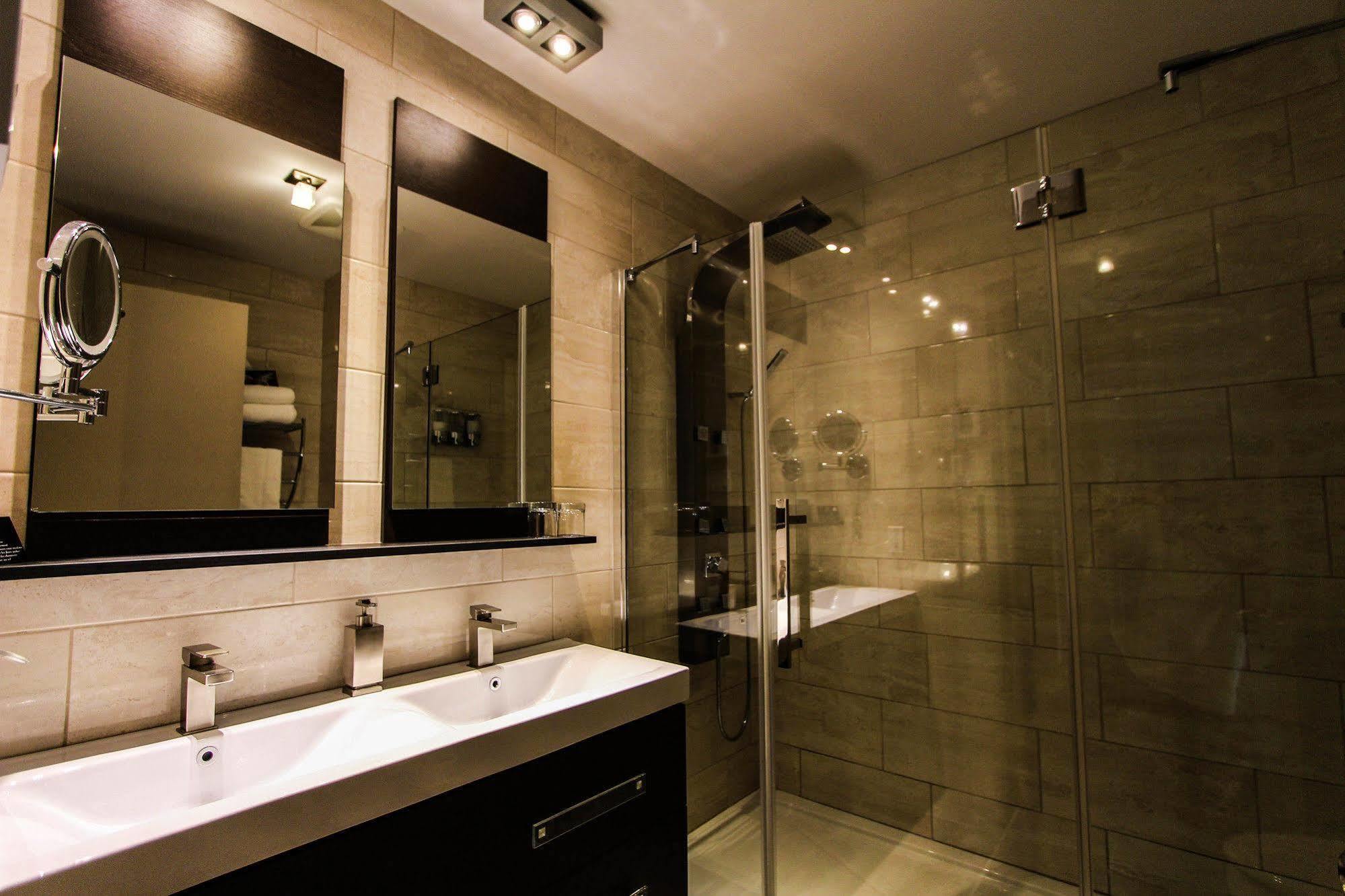 Hotel Saint-Germain Rimouski Bagian luar foto